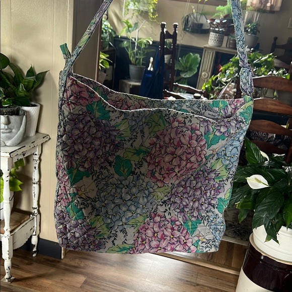 Floral Quilted Tote Bag - Picture 3 of 3